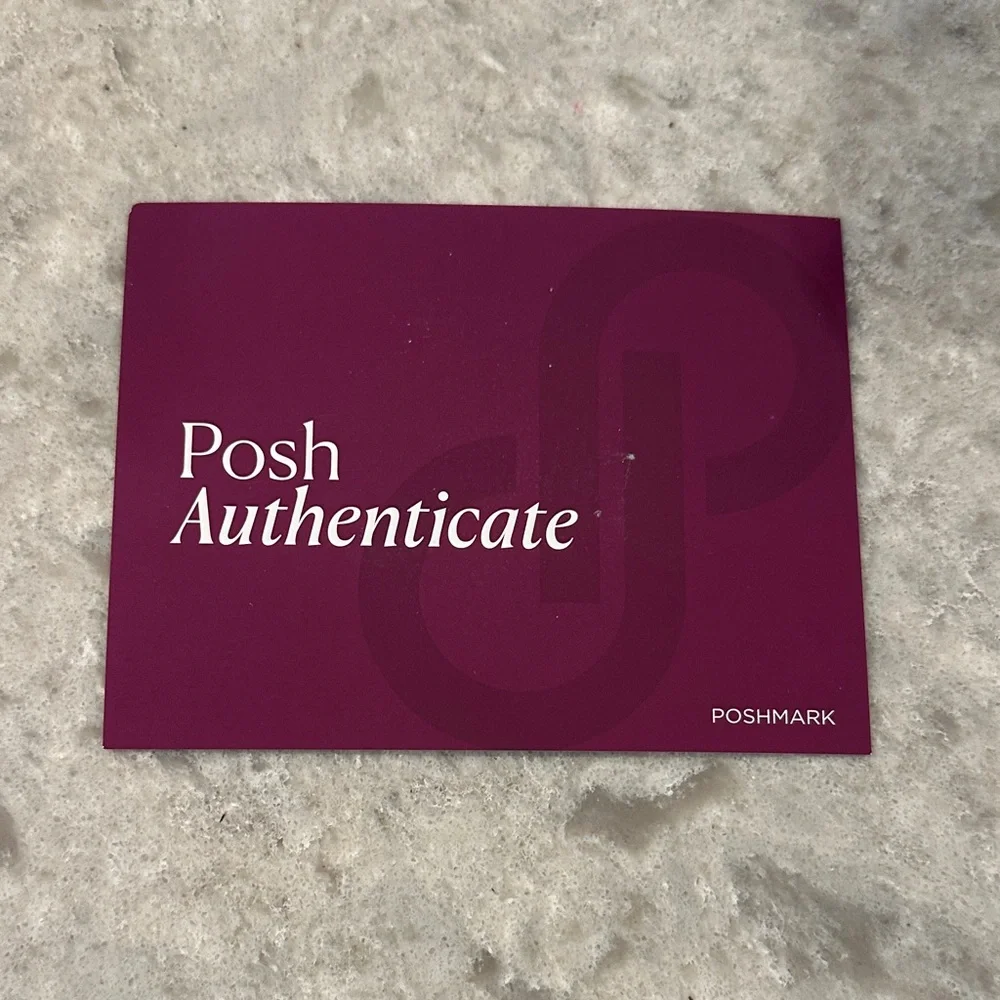 NWOT Authenticated Louis Vuitton Black and Cream Monogram Sarah Wallet - Picture 9 of 9